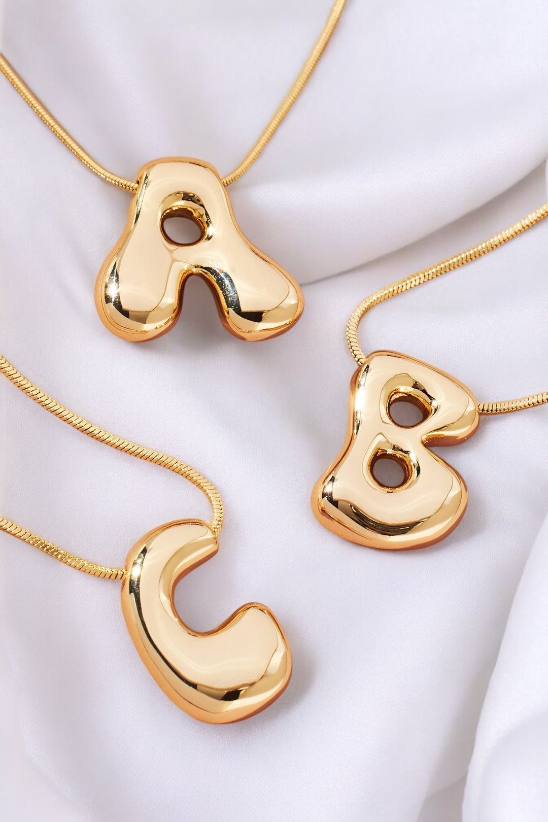 Collar Inicial Globo